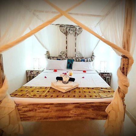 Lalasalama B&B Watamu Exteriör bild