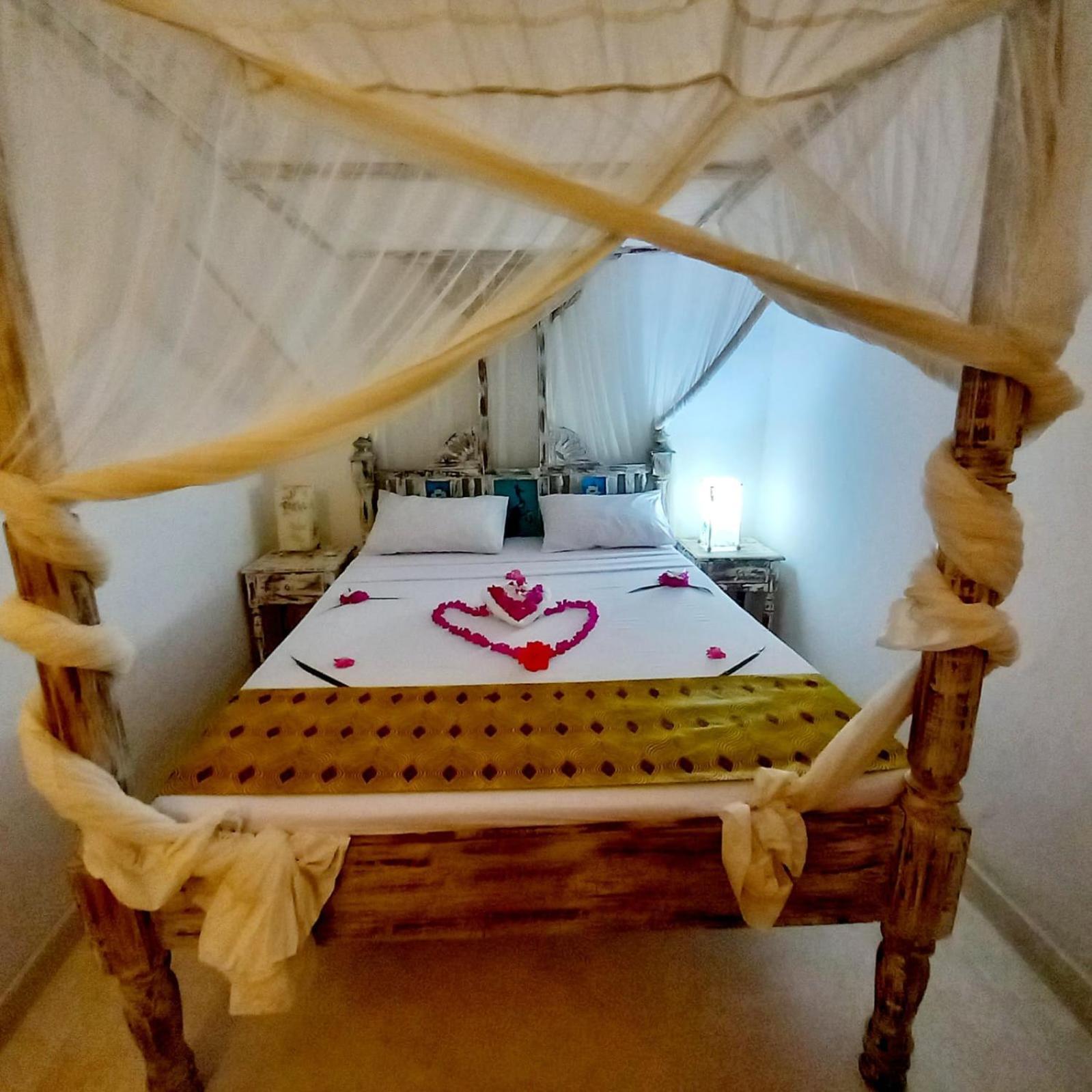 Lalasalama B&B Watamu Exteriör bild