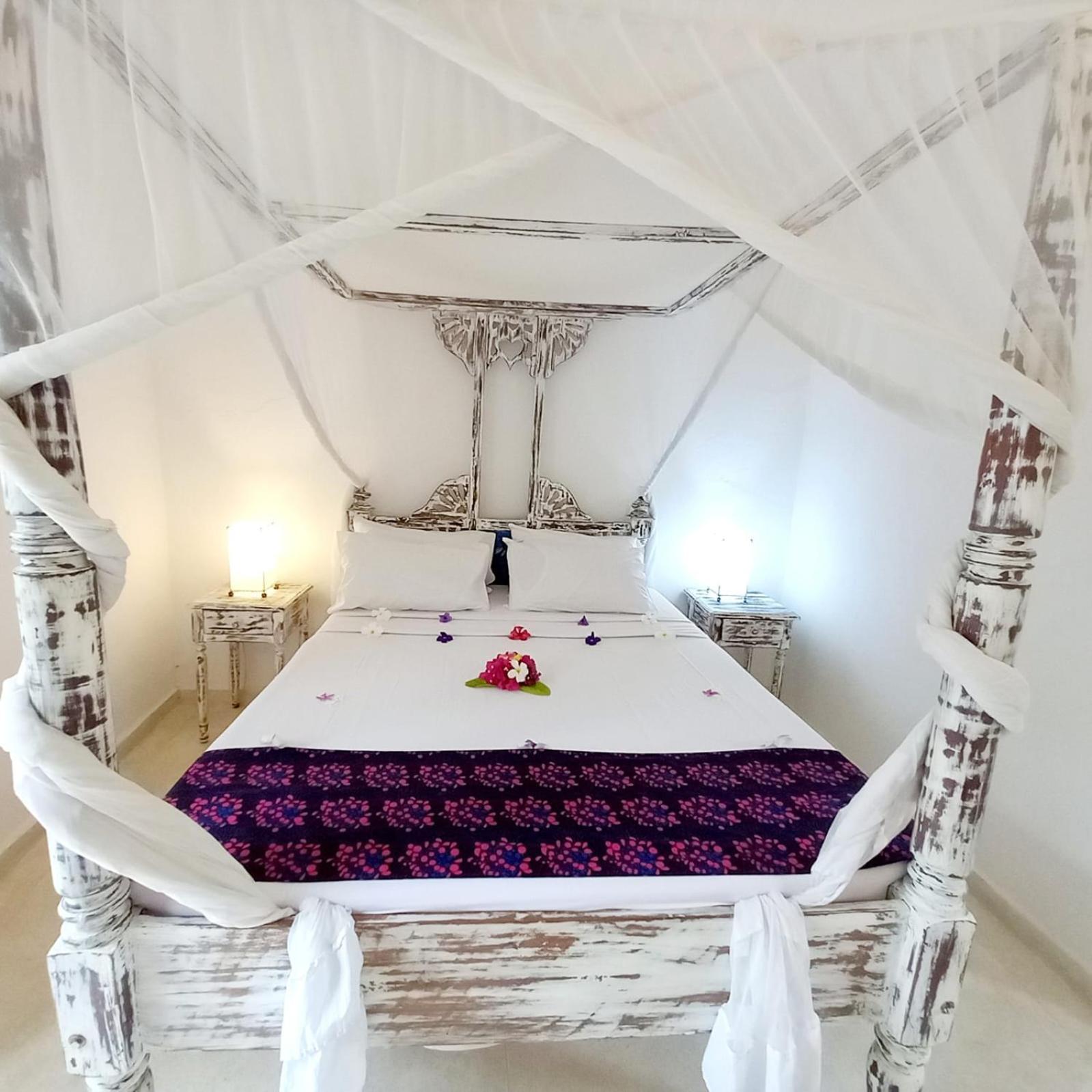 Lalasalama B&B Watamu Exteriör bild